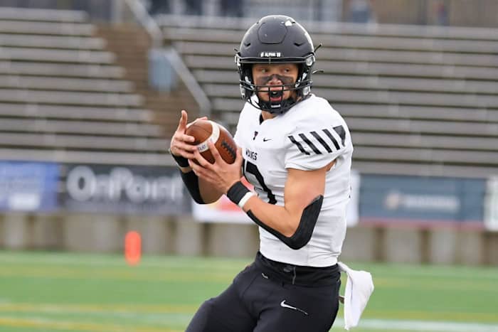 Tualatin.West-Linn.6A-football-semifinal.Leon-Neuschwander.33